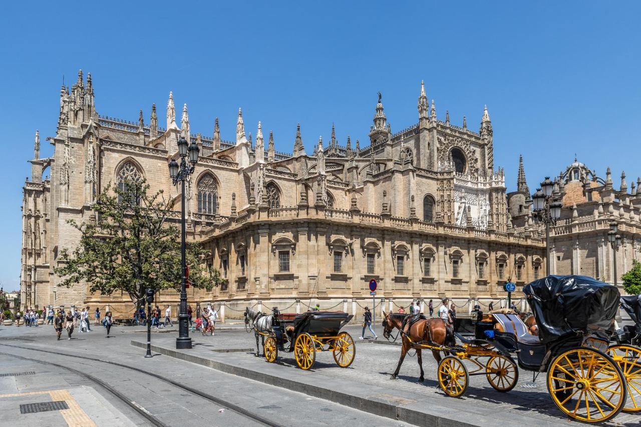 Waou Cosy III Sevilla Cathedral Exterior foto