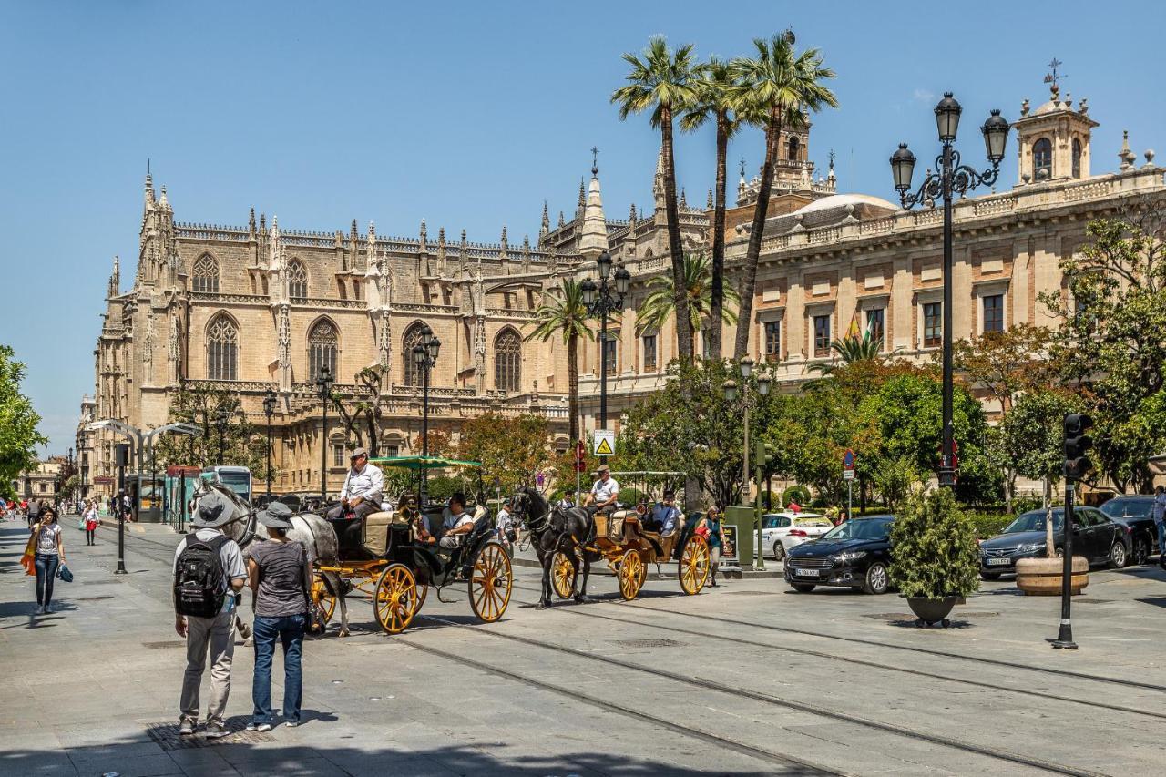 Waou Cosy III Sevilla Cathedral Exterior foto